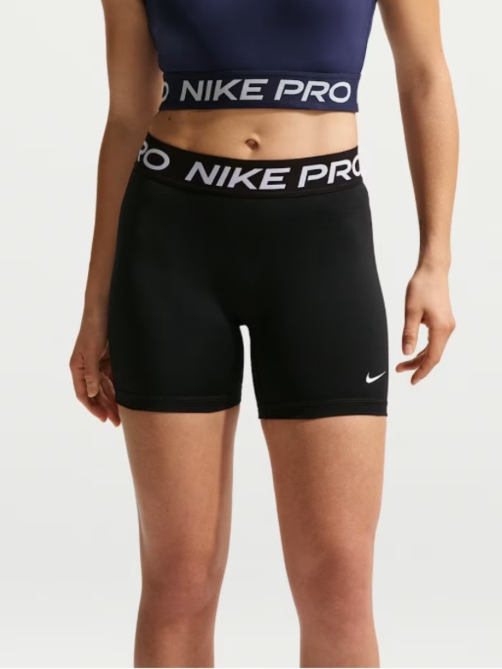 Nike Pro 365 Black/White Women’s 5” Workout Shorts Mid-Rise in Size Small